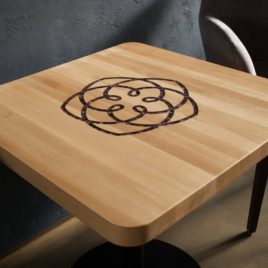 Stůl Harmony s mandalou – čtvercový